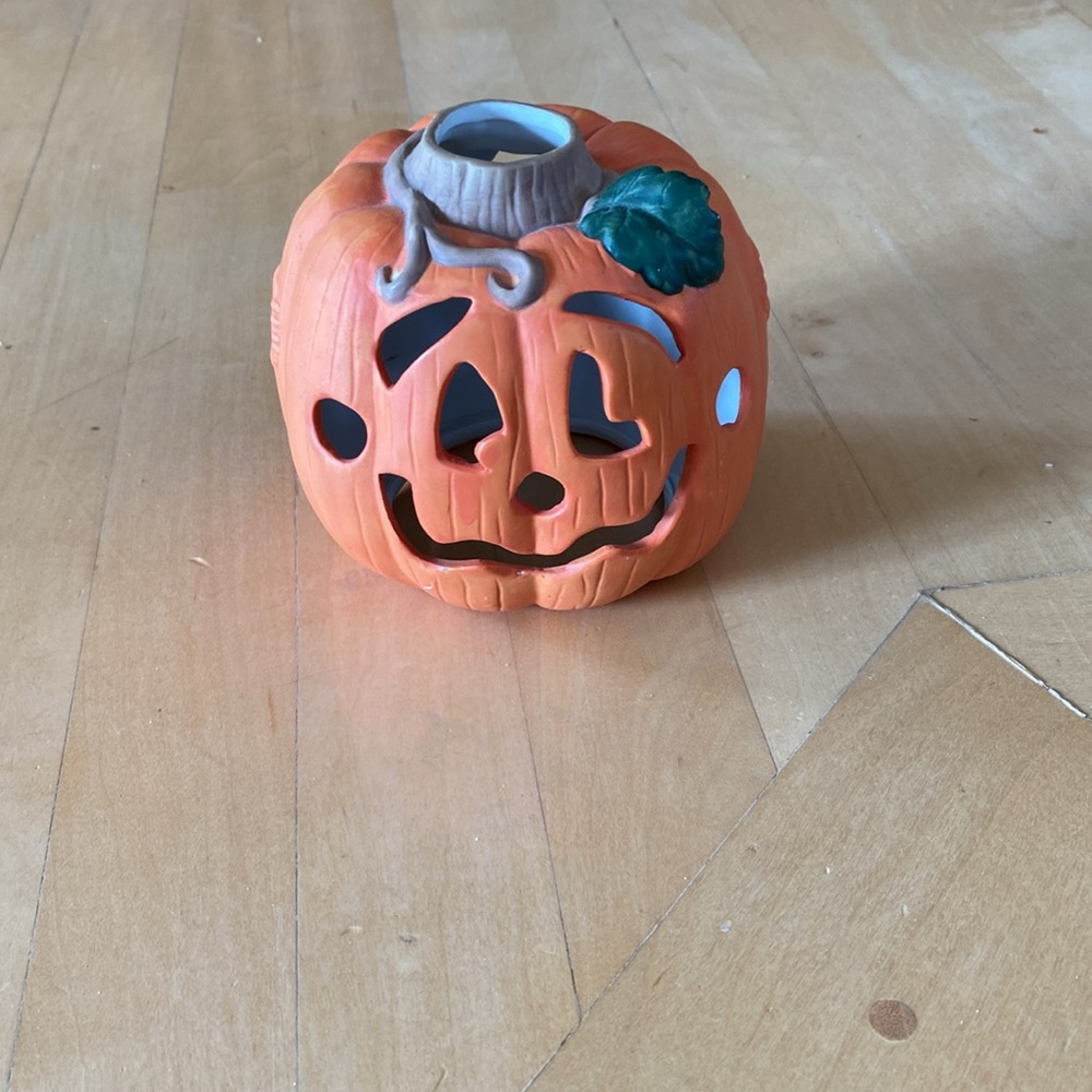Spooky Hollow Pumpkin Candle Holder - Picture 2 of 4